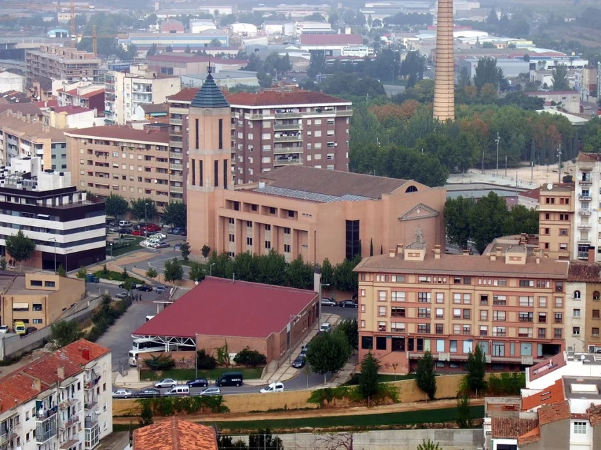 Castillo templario de Monzón dominando la ciudad