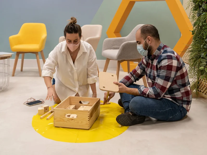 Interior del laboratorio ciudadano LAAAB en Zaragoza
