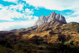 “Escenario musical en El Mundo en Sallent Festival en Sallent de Gállego